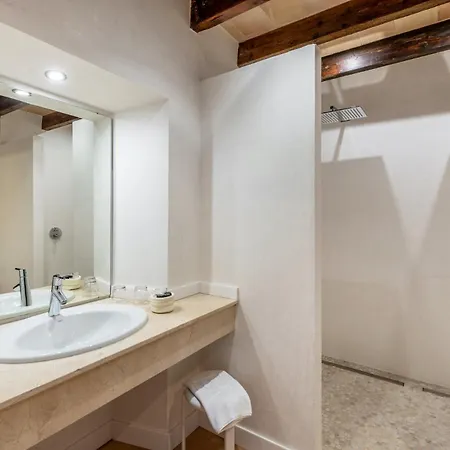 Otel Llenaire 3*
