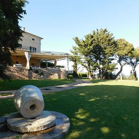 Llenaire Hotel